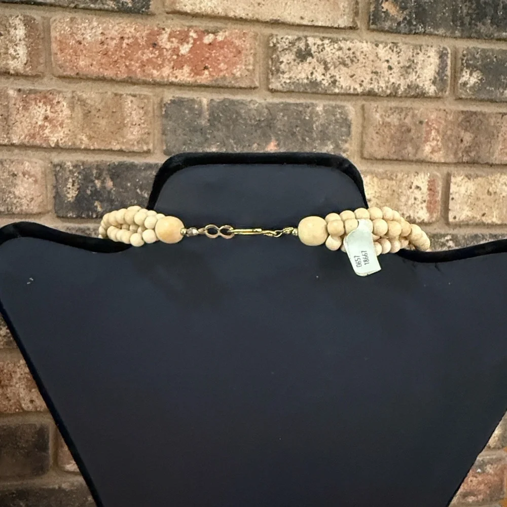 Vintage NOS Wooden Carved Tropical Flower Statement Necklace - Picture 5 of 5